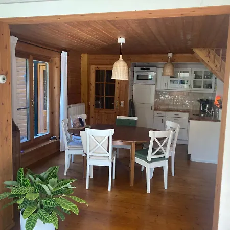 Houten Chalet/bungalow In Het Bos, Sauna, Jacuzzi בית נופש
