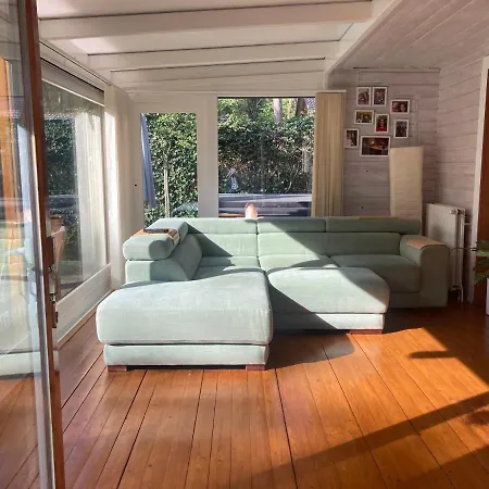 Houten Chalet/bungalow In Het Bos, Sauna, Jacuzzi * Meijel