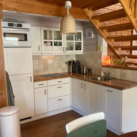 Houten Chalet/bungalow In Het Bos, Sauna, Jacuzzi Meijel