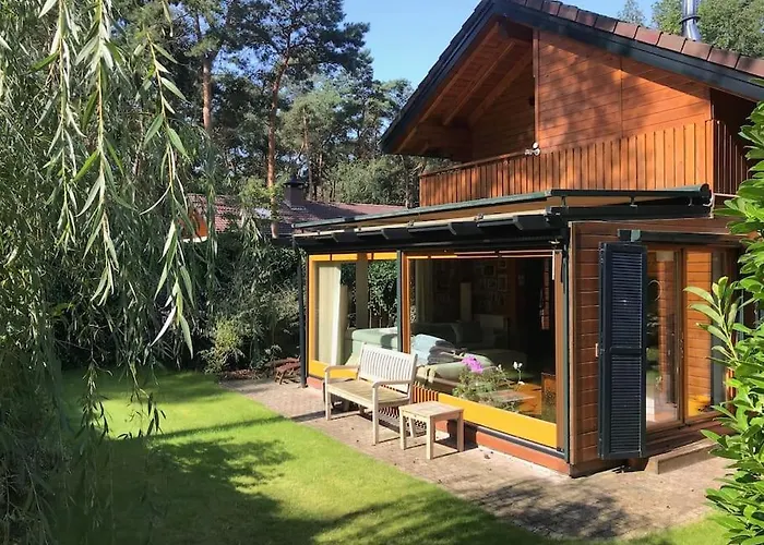 Houten Chalet/bungalow In Het Bos, Sauna, Jacuzzi Meijel