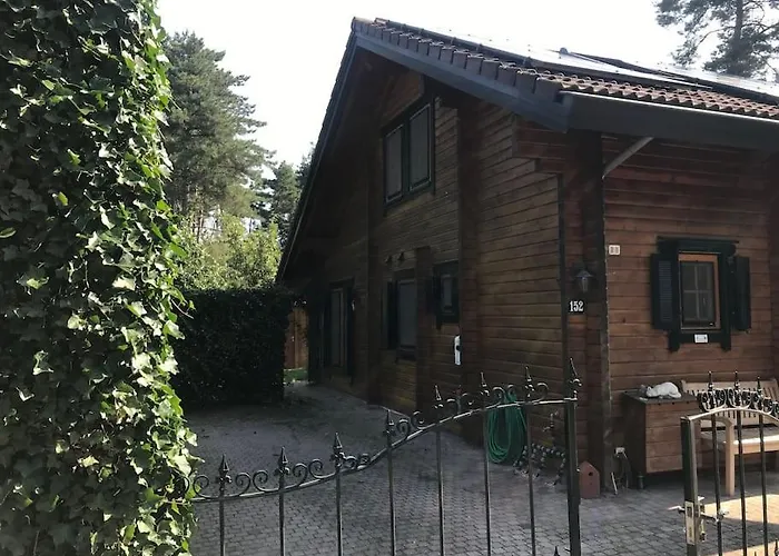 Houten Chalet/bungalow In Het Bos, Sauna, Jacuzzi בית נופש