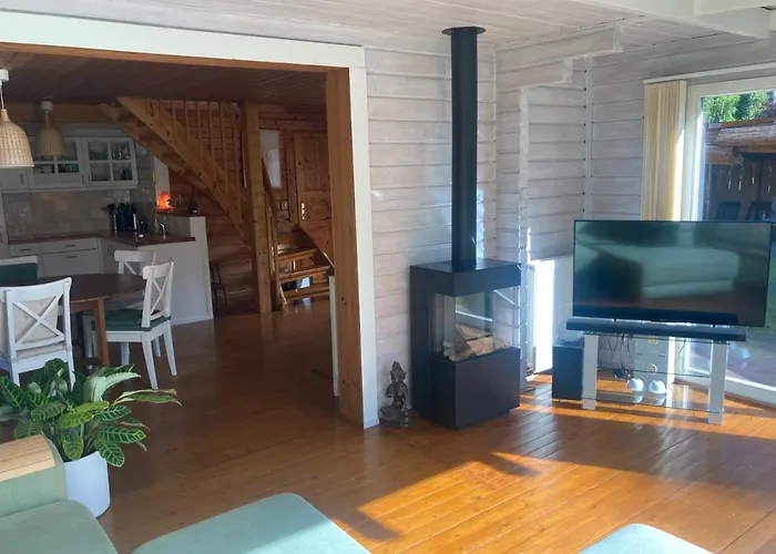 בית נופש Houten Chalet/bungalow In Het Bos, Sauna, Jacuzzi *