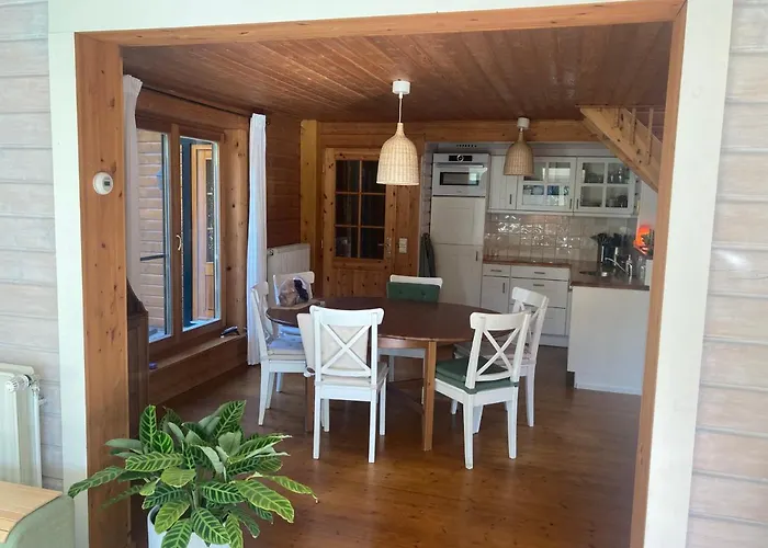 Houten Chalet/bungalow In Het Bos, Sauna, Jacuzzi בית נופש