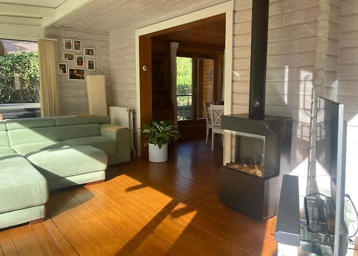 Houten Chalet/bungalow In Het Bos, Sauna, Jacuzzi בית נופש *