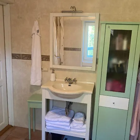 Casa de Férias Houten Chalet/bungalow In Het Bos, Sauna, Jacuzzi Meijel