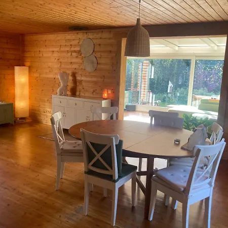 Casa de Férias Houten Chalet/bungalow In Het Bos, Sauna, Jacuzzi *