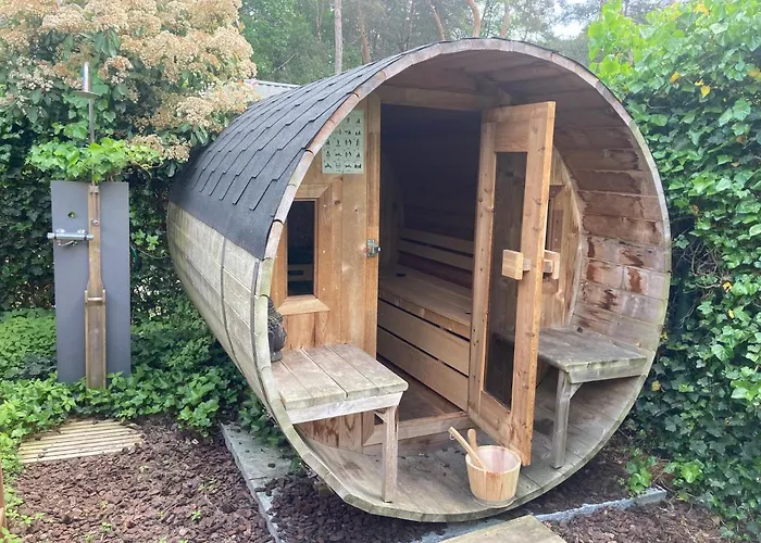 Houten Chalet/bungalow In Het Bos, Sauna, Jacuzzi *