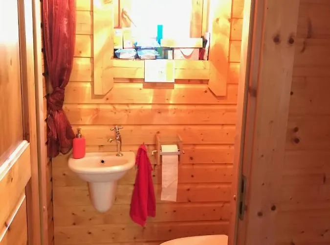 Дом отдыха Houten Chalet/bungalow In Het Bos, Sauna, Jacuzzi Meijel