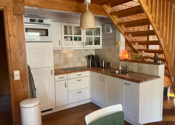 Houten Chalet/bungalow In Het Bos, Sauna, Jacuzzi Meijel