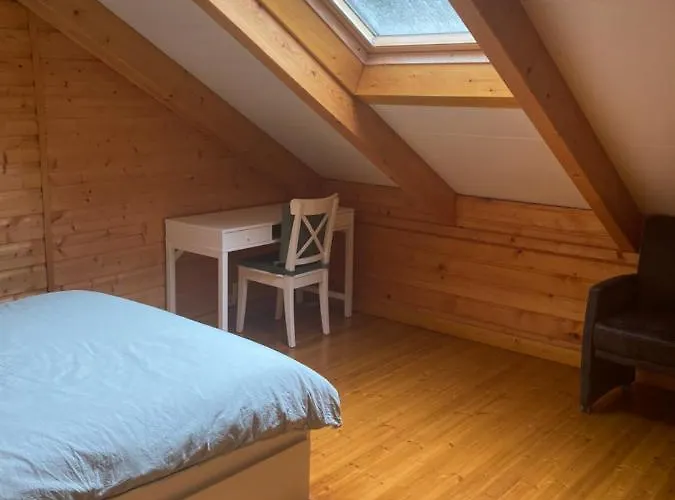 Дом отдыха Houten Chalet/bungalow In Het Bos, Sauna, Jacuzzi Meijel