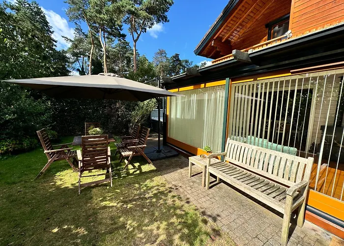 Houten Chalet/bungalow In Het Bos, Sauna, Jacuzzi * Meijel